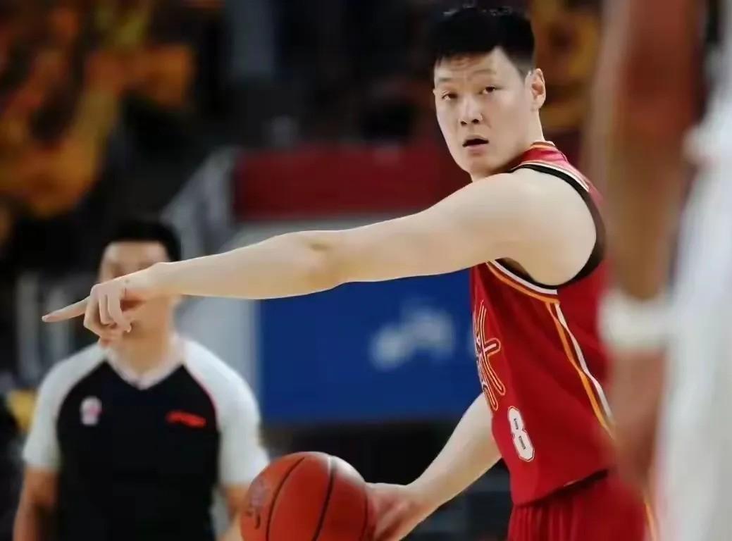 关于阿尔艾因教练组强化体能训练，备战关键战的信息