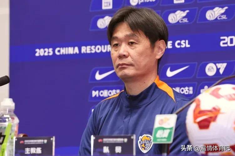 包含随着上海申花3-0，中超最新积分榜如下：李霄鹏带队持续拉胯的词条