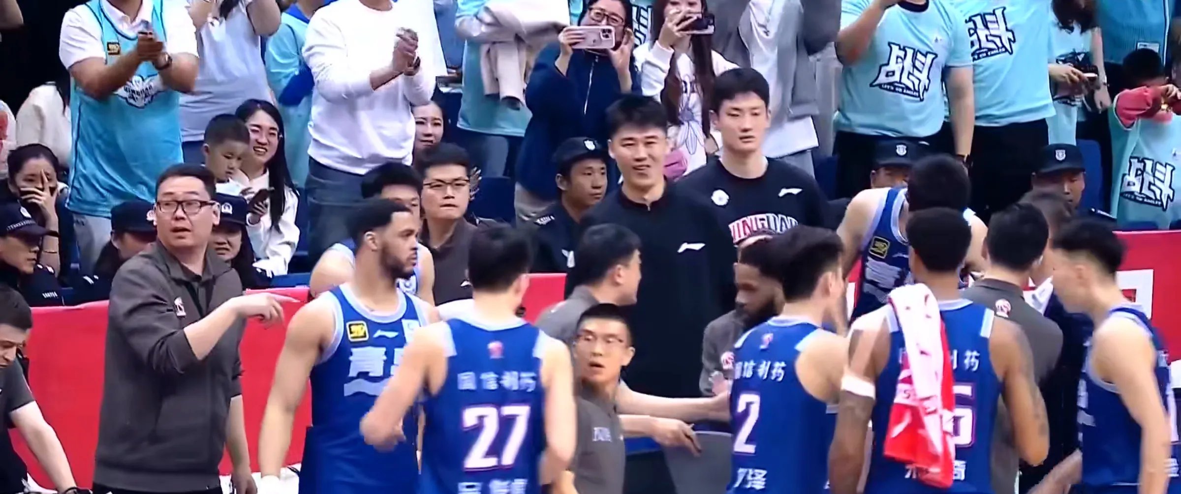包含广东两战惨败64分！浙江续约2米13超级外援！青岛得分王下季回归的词条