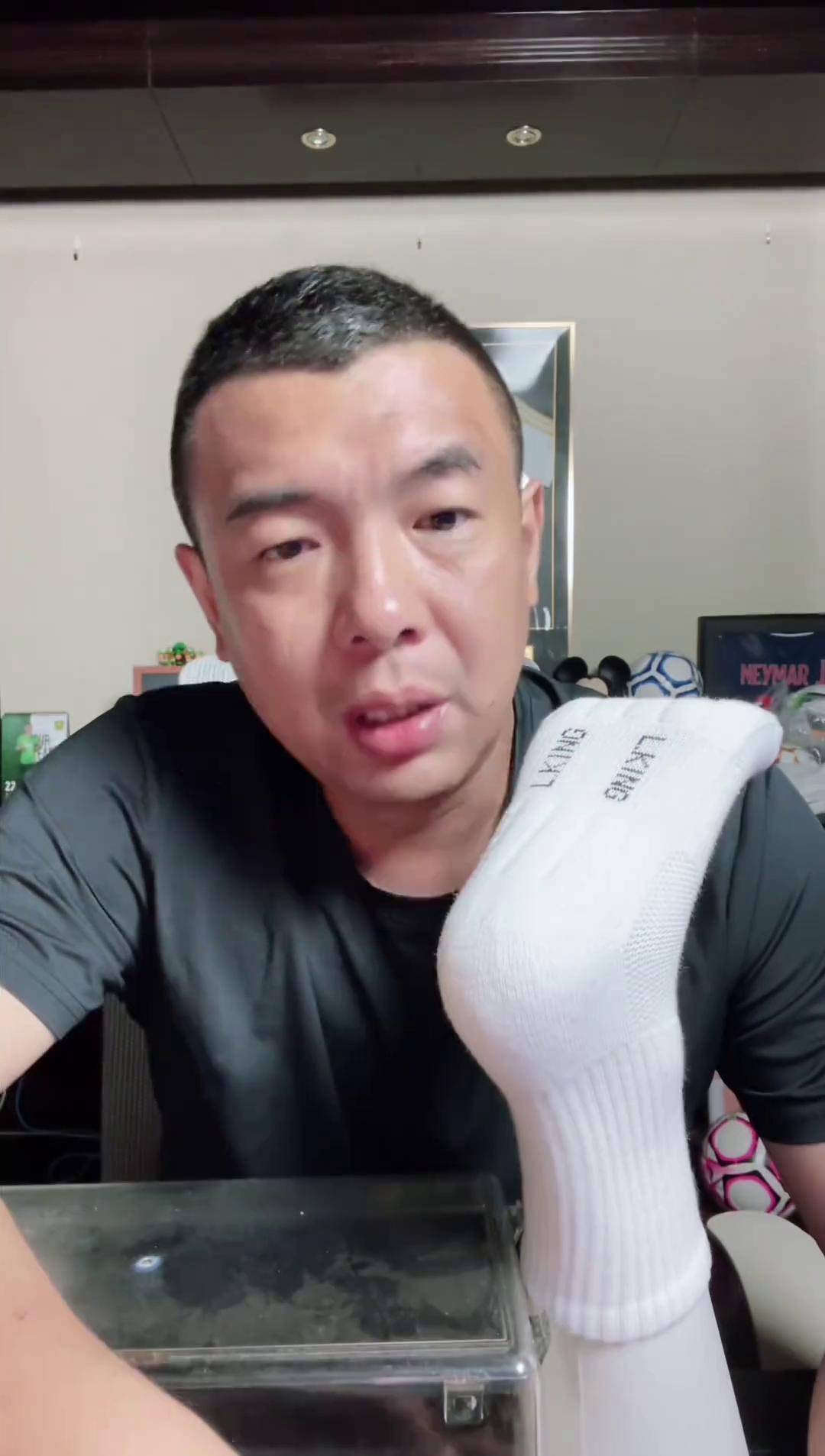 徐亮:中超薪水只剩日韩1/3再降没人踢了球迷一边倒