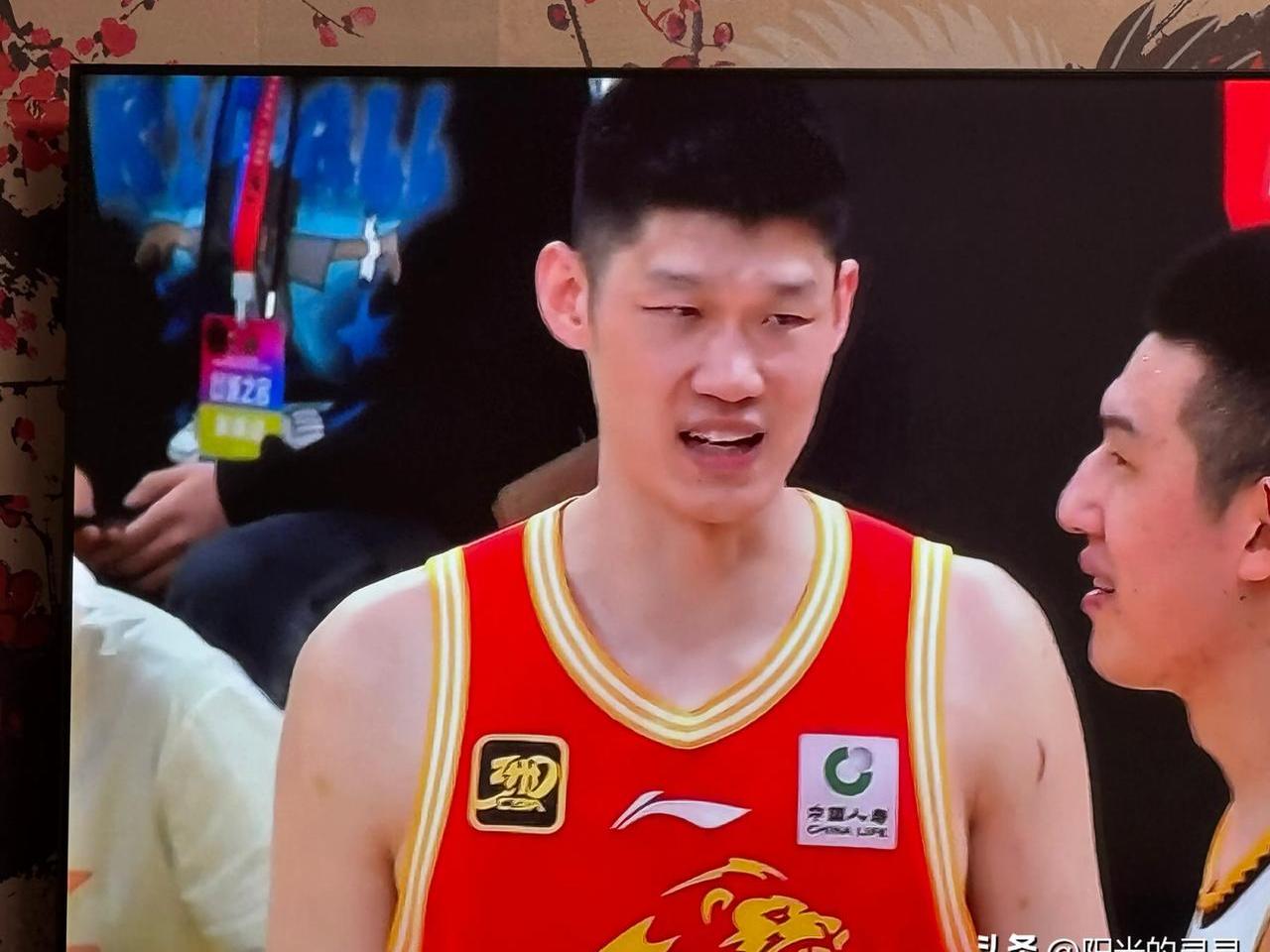 关于霍楠：中国篮球缺后卫，但我们的教练在身高门槛上设立太高的信息