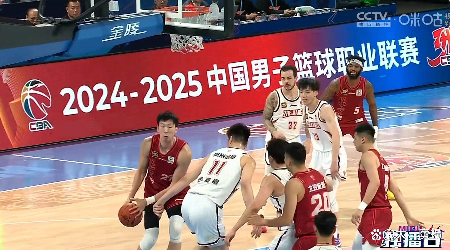 北京首钢主场轻取浙江男篮，继续领先